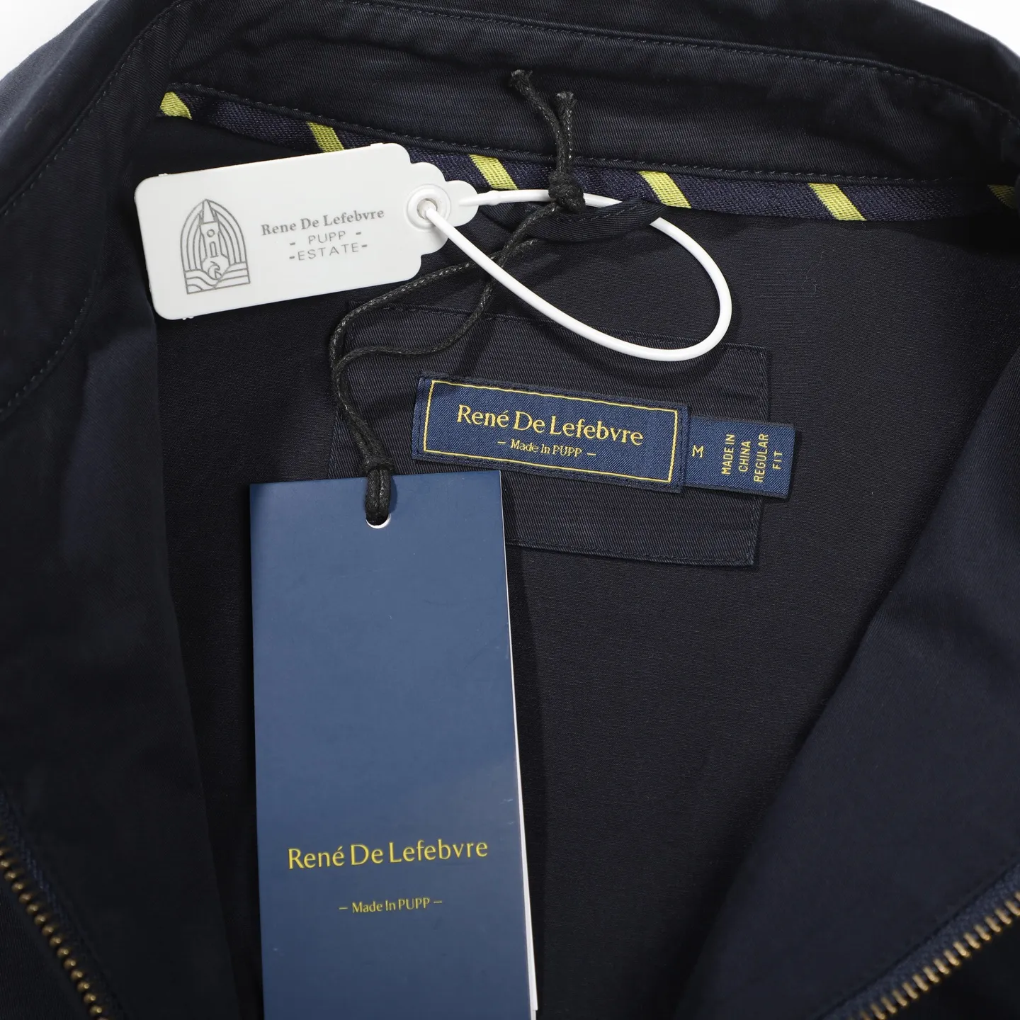 P580 [Original item] Top quality polo white lily contract men's old money style veteran stand-up collar workwear Harrington jacket, same style for men and women - American classic men's casual retro lapel versatile thin washed jacket ⚡️Raff has gone crazy this year and the upper body of major Internet celebrities. The fabric has a double-layer shin feel and is full of weight! It's not as heavy as a regular jacket, and the ordinary cotton material feels really different. This one is super comfortable, soft and stylish, and has a green plaid interior that has a retro movie fashion feel! The fit is loose but not baggy. The size is just right and not too picky. The dropped shoulder design modifies the shoulders without making them look bulky. This silhouette is a style that will never go out of style. The upper body is also very durable and recognizable. The loose and reasonable fit can be worn by both men and women. It is easy to create a clean and refreshing boyish look. Color: Khaki Navy SiZE: S-3XL